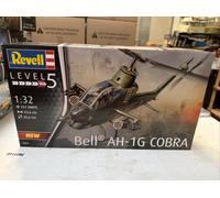 03821 Revell 1:32 Scale Bell AH-1G Cobra