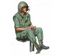 1/16 Armored Personnel Carrier Driver Resin Figure Model Kit, Unassembled and Unpainted