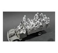 1/35 16pcs Resin Model Kit German Soldiers Surrender (no car) WW2 Unpainted