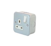13 Amp Socket Outlet 1 Gang Switched SP in Metal Clad