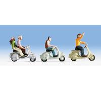 15910 Noch HO Figures on Vespa as in the picture scale 1:87