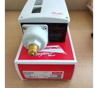 1PC New Danfoss 017-529166 RT110 Pressure Switch