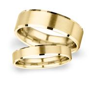 2.5mm Traditional Court Heavy Polished Chamfered Edges With Matt Centre Wedding Ring In 18 Carat Yellow Gold - Ring Size J