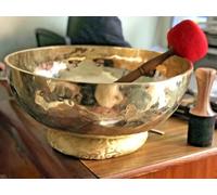 20″ Large Tibetan Singing Bowl - 10 kg Sound Healing Bowl Handmade in Nepal - Includes Mallet, Striker & Cushion - Deep Tone for Meditation, Chakra & Yoga Therapy