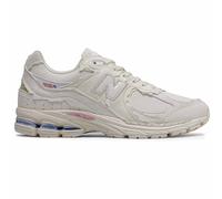 2002R Protection Pack Shoes - White UK 7