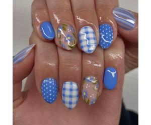 24pcs Short False Nails, Blue White Press on Nails with Stripe Checkered & Polka Dot Design, Flower Bee Print Stick on Nail Tips Removable Glue on Acrylic Fake Nail Accessories for Women