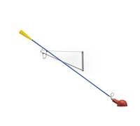 Im Bauhaus-Stil: 265 Chromatica Wall lamp Wandleuchte Flos Drei primäre Farben und eine deutliche Formensprache - die 265 Chromatica Wandleuchte von Flos ist ein Hingucker, ohne dabei überladen gestaltet zu sein. Sie wurde 1973 von Paolo Rizzato entworfen und war sein erster Entwurf entfernt vom Produkt- und hin zum Leuchtendesign. Im Sinn hatte der Designer dabei, dass eine Leuchte entstehen sollte, die die menschliche Erfahrung im architektonischen Raum verbessert. Flos - Licht in einzigartigem Design Flos, lateinisch für „Blume“, ist ein internationales Unternehmen für Designleuchten mit Sitz im Südtiroler Meran und weiteren Niederlassungen in der ganzen Welt. Neben zeitgenössischen Entwürfen für den Wohnbereich bietet der Hersteller auch maßgeschneiderte Lichtinstallationen für Hotels, Geschäfte, Büros und Kulturgebäude. Das Produktpalette von Flos umfasst ein breites Spektrum außergewöhnlicher Leuchten, von denen viele in die Designgeschichte eingingen und bis heute zu den Topsellern der italienischen Marke gehören. Hauptverantwortlich für den Unternehmenserfolg sind die faszinierenden Entwürfe der engagierten Designer und Designerinnen, die ihrer Zeit meist immer einen Schritt voraus sind. Die ausgezeichneten Materialien und die erstklassige Verarbeitung tun ihr Übriges. Technische Details Empfohlene Lichtquellen: 1 x RF29186 LED 10W E27 3000K A70 965lm oder 1 x RF28782 LED 10W E27 2700K A70 965lm die Leuchte ist je nach Lichtquelle dimmbar Material: Stahl