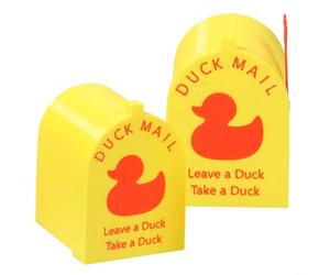 2Pcs Cruising Duck Mini Mailbox Door Magnet, Funny Yellow Duck Mailbox Decoration with Movable Flag, Cruise Ship Door Decor for Family Fun, Outdoor Maîlbox, Boat, Home
