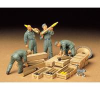 Set of 4 German Tank Ammo Loading Crew Figures 1:35 Plastic Model Assembly Kit