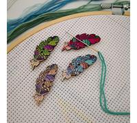 4 Pieces Hand Drawn Vintage Feather Needle Minder Magnet Cross Stitch,Magnetic Needle Holder for Cross Stitch, Sewing, Embroidery and Needlework Accessories,Wood Chips