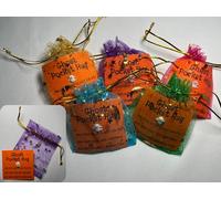 5 x Ghost Pocket Hugs: Halloween Present Gift, Spooky Cute Card Accessory Trinket Charm, Small Party Bag Favour Fillers, Kids Trick or Treat