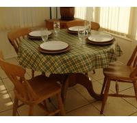 55" ROUND PVC/VINYL TABLECLOTH - GREEN & CREAM CHECK WITH HEARTS