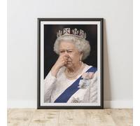 60 Second Makeover Limited Funny The Queen Bathroom Print Toilet Humour Wall Art Prints Posters Bathroom Pictures Holding Her Nose Home Decoration Lavatory Home Decor - A4