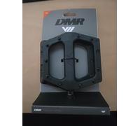 DMR V11 MTB Flat Pedal - Red One Size