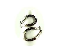 A JEWELER Adjustable Ring Copper Jewelry for Women - Handmade Double Loop Boho Ring with a Beautiful Black Finnish - Comfortable and Lightweight Design - Ideal for Everyday Wear, Special Occasions