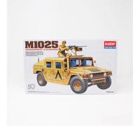 Academy 13241 1:35 M1025 Hummer Utility