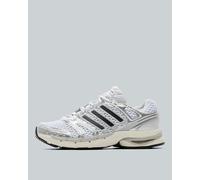 adidas Originals Junior Adistar Control 5 Trainer - White - Size 4
