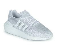 adidas Shoes (Trainers) SWIFT RUN 22 in White 5.5