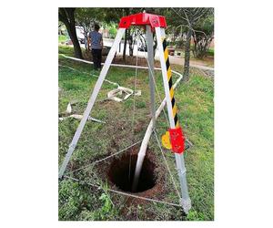 Adjustable Fire Rescue Tripod, Emergency Response System for First Responders, Compact Design for Tight Spaces, Reliable Support for Rescue Operations