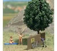 Busch 7669 OO/HO Admiring The Scenery