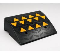 Aidapt 6" Heavy Duty Rubber Kerb/Threshold Ramp.All Weather,Textured Surface for Traction and Grip,High Visibility,Wheelchair/Mobility Scooter Use,Car/Van,Lawn Mower,Wheelie Bin,Doorway,Shed,Caravan