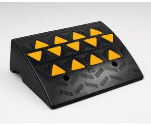Aidapt 6" Heavy Duty Rubber Kerb/Threshold Ramp.All Weather,Textured Surface for Traction and Grip,High Visibility,Wheelchair/Mobility Scooter Use,Car/Van,Lawn Mower,Wheelie Bin,Doorway,Shed,Caravan