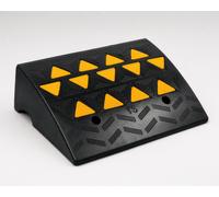 Aidapt 6" Heavy Duty Rubber Kerb/Threshold Ramp.All Weather,Textured Surface for Traction and Grip,High Visibility,Wheelchair/Mobility Scooter Use,Car/Van,Lawn Mower,Wheelie Bin,Doorway,Shed,Caravan