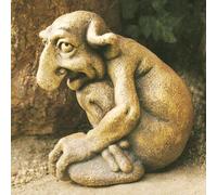 AIGOUT Stone Figurine Gargoyle Statue Garden Sculpture Embrace Knees, Gothic Peeping Gargoyle Guardian Statues Outdoor Garden Exquisite Stone Statues Decorations Ornaments(14 * 10cm)