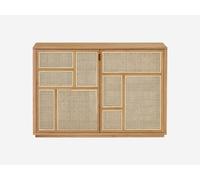 Es gibt Designermöbel , die einfach das gewisse Etwas haben - dazu zählt das Sideboard Air von Design House Stockholm . Entworfen wurde die außergewöhnliche Designidee von Mathieu Gustafsson im Jahr 2016. Tradition trifft frisches Design Die Verwendung von Schilfrohr- und Rattangeflecht ist bei Sitzmöbeln nichts Ungewöhnliches, bei Schränken und Sideboards hingegen schon. Doch auch in diesem neuen Kontext kann die altertümliche Handwerkskunst überzeugen, wie das Designer-Sideboard Air beweist. Perfekte Balance Durch das Schilfrohrgeflecht hindurch lässt sich der Inhalt des Sideboards erahnen - nicht mehr und nicht weniger. So hält das Sideboard Air gekonnt die Balance zwischen der aufgeräumten Optik eines geschlossenen Schränkchens und der luftigen Leichtigkeit eines offenen Regals. Das Gesamtbild ist mehr als die Summe seiner Teile - gemäß dieses Leitspruchs hat Mathieu Gustafsson mit Air ein Design Möbelstück geschaffen, das ebenso zeitlos wie elegant ist. Bestellen Sie dieses Highlight des Möbeldesigns von Design House Stockholm ab sofort hier im Online-Shop . Ihnen gefällt das besondere Design des Sideboards Air? Dann sollten Sie sich auch den Garderobenschrank Air ansehen, den Sie ebenfalls hier online kaufen können.