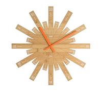 Aus gutem Holz: die Raggiante Wanduhr von Alessi aus Bambusholz. In der Schlichtheit liegt die Kraft: Unterschiedlich lange, den Sonnenstrahlen nachempfundene Holzstäbe werden auf besonders kunstvolle Weise arrangiert. Die farbigen Zeiger bilden einen schönen Kontrast zur natürlichen Holzmaserung. Die Raggiante Uhr könnte überall hängen: von der Werkstatt über die eigene Wohnung bis zum Design-Museum. Sehen und gesehen werden: Der Durchmesser der Design-Uhr beträgt unübersehbare 48 cm. Die Uhr ist batteriebetrieben. Der Designer Dürfen wir vorstellen? Michele De Lucchi, Architekt und Kompositeur der schlicht-schönen Raggiante Wanduhr. Der Entwurf der Raggiante Wanduhr stammt aus dem Jahr 2017. De Lucchi ist weltberühmt , schon allein aufgrund eines von ihm gestalteten Design-Klassikers, der Tolomeo Leuchte für den italienischen Leuchtenfabrikanten Artemide - diese können Sie selbstverständlich ebenfalls bei uns online bestellen . Ästhetisch nicht weniger wertvoll sind die Pulcina Espressomaschinen für den Herd, welche den Tag auf wunderbare Art und Weise einläuten. Weitere Design-Wanduhren Sie haben einen Hang zu besonderen Wanduhren, zu Uhren mit dem gewissen Etwas? Hervorragend, wir auch! Dann sollten Sie unbedingt Qlocktwo von Biegert und Funk kennenlernen. Diese zeigt die Zeit nicht in Form von klassischen Zeigern an, sondern in Worten . Das Beste: in verschiedenen „Sprachen“, zum Beispiel in Schwäbisch. Nicht minder attraktiv und in Sonnenstrahloptik kommen Sunburst, Turbine, Spindle von Vitra oder Ribbonwood von Umbra daher.