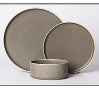 ALOFMO Dinnerware Set Service for 6, 18-Piece Ceramic Plates and Bowls Set, Chip & Scratch Resistant, Microwave and Dishwasher Safe, Modern Minimalist Tableware for Everyday Use, Matte Green