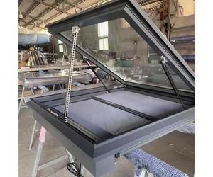 Aluminium Electric Skylight Roof Window with Mosquito Nets, Waterproof Design for Lighting and Ventilation in Roof, Attic, Basement