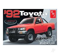AMT 1:20 1992 Toyota Hilux 4x4 Pickup Plastic Model Car Kit