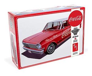 AMT 1353 1:25th scale 1963 CHEVY II NOVA WAGON W/CRATES COKE