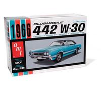 AMT 1966 Oldsmobile Olds 442 Hardtop 1/25 Scale Model Kit [New Toy]