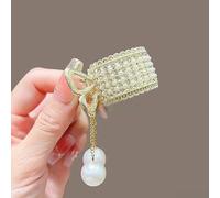 and Functional Pearl Hair Clips with Stylish Twisted Design Elements (05)