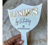 Andisijq Personalised Eyelash Technician Prop Handheld Mirror Social Media Prop Lash Mirror for Eyelash Extensions Customized Lash Mirror with Name Aesthetics Lash Room Decor (White)