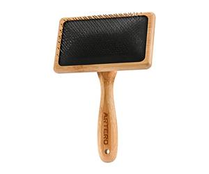 Artero Romeo Long Barbed Dog and Cat Card. Special finish on each pick that prevents scratching the skin on sensitive dogs and cats. (L - Nature Collection)
