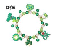 (as the picture, A) Shamrock Bracelet St. Patricks Day Irish Beaded Jewelry with Glass Beads And Charms Lucky Charm Bracelet for Festive Celebrations Elastic Clover
