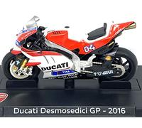 atlas editions Ducati Desmosedici GP 2016 Dovizioso no4 Ducati Red/White bike 1:24 scale diecast model