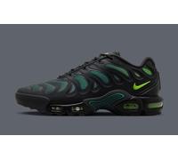 Authentic Nike Air Max Plus DRIFT ® ( Men UK Sizes 7 & 7.5 ) Black Green Strike