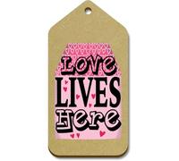 Azeeda 10 x Large 'Love Lives Here' Wooden Gift Tags (TG00153944)