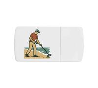 Azeeda 'Man Metal Detecting' Pill Box with Tablet Splitter (PI00036740)