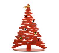 Bäumchen, schmück‘ dich! Hier können Sie den wunderschönen roten oder weißen Deko-Christbaum namens Bark for Christmas von Alessi online bestellen . Weihnachtsbaum mal anders Es muss nicht immer der klassische Weihnachtsbaum sein: Für alle, die wenig Platz und Zeit haben, ist der Bark for Christmas Tree von Alessi eine wunderbare Lösung. Mit einer Höhe von 45 cm und einer Breite von 35,5 cm wird der stilisierte Weihnachtsbaum auf jedem Tisch oder auf der Fensterbank zum Hingucker. Durchdachtes Design Hinter dem Design des Weihnachtsbaums Bark for Christmas stehen Michel Boucquillon und Donna Maaoui. Die beiden Designer legen Wert darauf, in Einklang mit der Natur zu leben - und genau dies spiegelt sich auch in ihren Designentwürfen wieder. So ist der Weihnachtsbaum Bark for Christmas zwar stilisiert, aber dennoch naturnah abgebildet. Eine weitere Besonderheit sind die aus Porzellan gefertigten Christbaumkugeln , sechs Stück an der Zahl, die auf der Rückseite mit einem kleinen Magneten ausgestattet sind und so frei am metallischen Baum positioniert werden können. Schmücken Sie Ihren Alessi Weihnachtsbaum einfach mit den silbernen, goldenen und roten Halbkugeln - ganz nach Ihrem Geschmack! Praktisch: Auch Weihnachtskärtchen und andere Zettelbotschaften lassen sich dank der Magneten an Bark for Christmas befestigen. Bestellen Sie den Deko Christbaum von Alessi in Rot oder Weiß am besten gleich hier im Onlineshop !