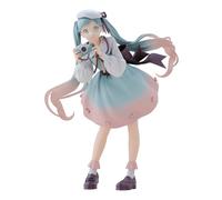 Banpresto Hatsune Miku Holiday Memories Action Figure, Camera, 20 cm, BP28781P Multicolor, Collectible Figure, Optimal for Anime Fans