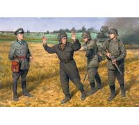 Barbarossa Operation, June 22 1941 1 German Officer, 2 Soldiers, 1 Tankman 1:35