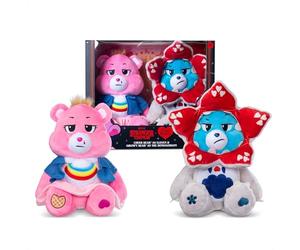 Basic Fun Care Bears x Stranger Things 2-Pack Boxed Set 30cm - Cheer Bear as Eleven & Grumpy Bear as Demogorgon - Limited Edition Gift Set for Fans, Pink, Green