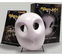 Batman: The Court of Owls Mask and Book Set (The New 52) (Batman: The New 52)