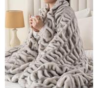 Battilo Luxury Faux Rabbit Fur Throw Blanket with Black Tipped, 150x200cm Super Soft Thick Fur Throws for Sofa Large Fluffy Bubble Blanket, Fuzzy Warm Cozy Reversible Mink Blanket for Bed Couch