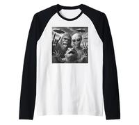 Bearded Dragon Selfie With Bigfoot & Alien Funny UFO Raglan Baseball Tee